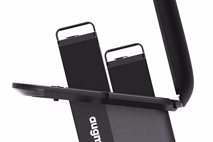 Điểm khác biệt đáng chú ý nhất của Augment 360 nằm ở cơ cấu bánh sau có thể gập vào trong thân xe. Sau khi gập, kích thước xe còn 1.265 x 350 x 1.180 mm. Với chiều dài này, Augment 360 có thể dễ dàng hơn khi đưa vào thang máy hoặc cất giữ trong không gian nhỏ.