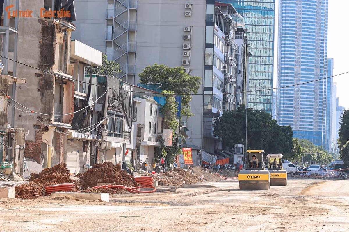 Các nhà thầu đang tập trung thi công nền, mặt đường và hạ tầng kỹ thuật, phấn đấu cơ bản hoàn thành trước ngày 5/10.
