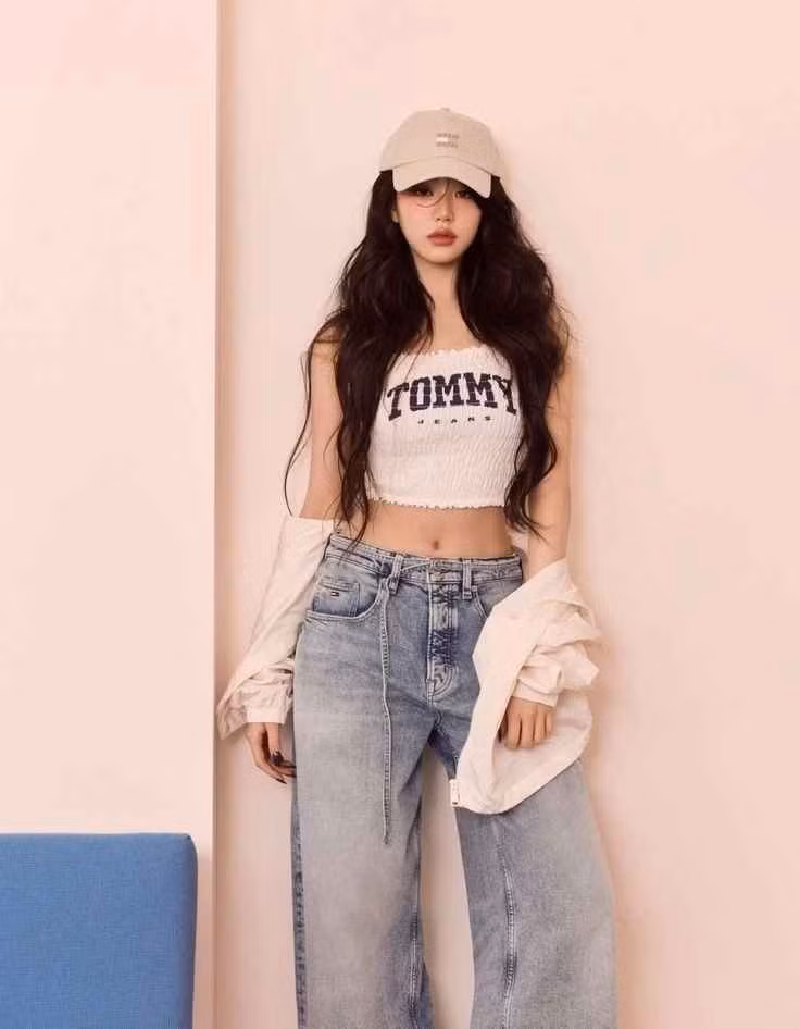 Không chỉ thời trang, gái xinh Gen Z này còn hợp tác với nhiều nhãn hàng nổi tiếng ở các lĩnh vực khác nhau từ công nghệ đến thực phẩm, đồ gia dụng…