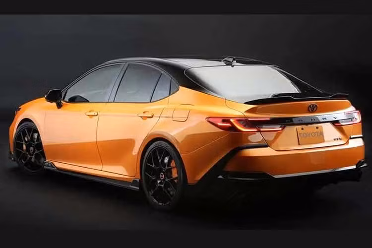 Giới chuyên môn cho rằng nếu Toyota muốn tạo nên một chiếc xe sedan Camry thể thao thực sự hấp dẫn, hãng có thể cân nhắc phát triển phiên bản mang DNA của TRD hoặc Gazoo Racing mang đậm phong cách hơn.