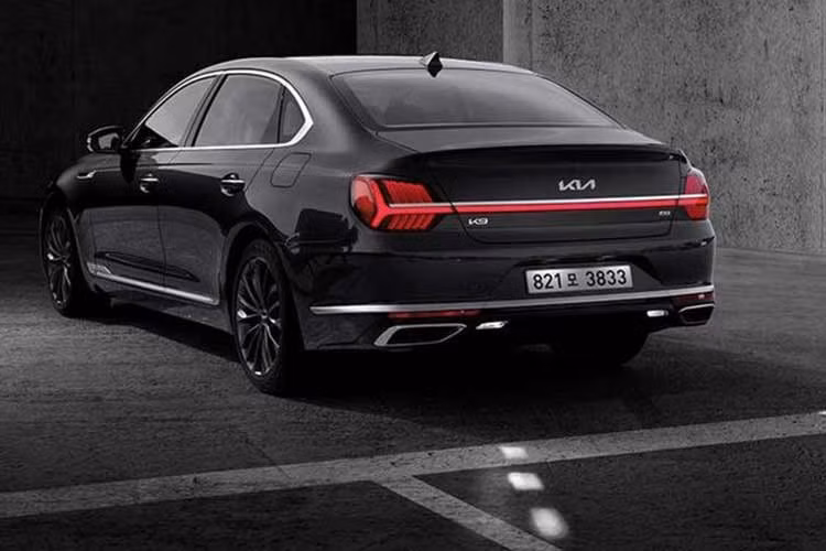 Thế hệ thứ 2 của xe trình làng năm 2018 với nền tảng khung gầm chia sẻ cùng Genesis G80. Sau đó, xe được nâng cấp giữa vòng đời vào năm 2021 và tiếp tục được làm mới vào năm 2024.