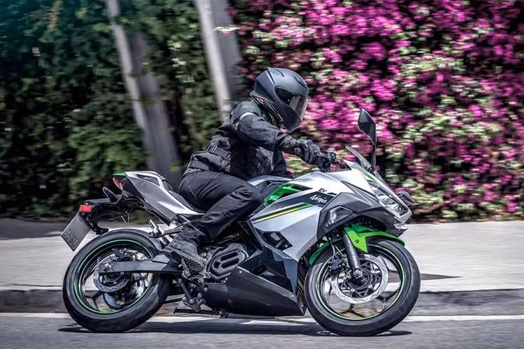 Gallery - [GALLERY] Kawasaki Ninja e-1 2027 giá 206 triệu đồng, chạy chỉ 66 km/sạc,  - image 13