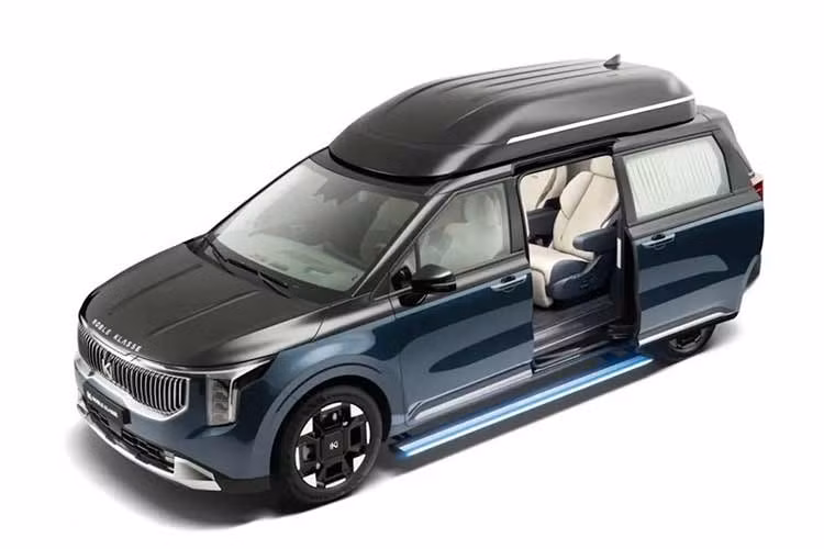 Tại thị trường Hàn Quốc, Kia Carnival High Roof 2026 có giá bán dao động từ 34.419 USD đến 39.769 USD. Nếu được đưa về Việt Nam với trang bị tương tự, Carnival Hi Limousine nhiều khả năng sẽ có giá tiệm cận Volkswagen Viloran đang được phân phối với mức từ hơn 2 tỷ đồng.