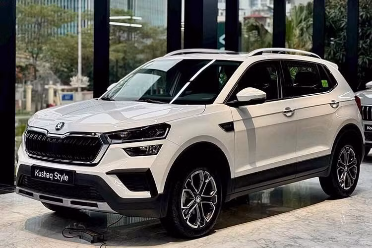 Trong bối cảnh thị trường SUV đô thị ngày càng cạnh tranh, việc các đại lý mạnh tay ưu đãi cho Skoda Kushaq VIN 2025 giúp mẫu xe châu Âu này trở thành một lựa chọn đáng chú ý trong tầm giá dưới 550 triệu đồng, đặc biệt đối với những khách hàng không quá đặt nặng yếu tố đời xe.