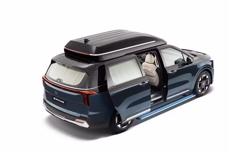Tùy chọn thứ hai là động cơ hybrid 1.6L tăng áp, phù hợp với xu hướng tiết kiệm nhiên liệu và tối ưu mô-men xoắn ở dải tốc độ thấp, đặc biệt hữu ích trong môi trường đô thị.