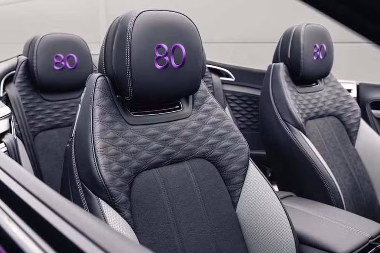 Mức độ tùy chỉnh phản ánh những chiếc Bentley hiệu suất cao và phiên bản đặc biệt gần đây như Continental GT Supersports sắp ra mắt và các dự án sản xuất số lượng hạn chế, tập trung vào thiết kế như Batur Convertible của Mulliner.