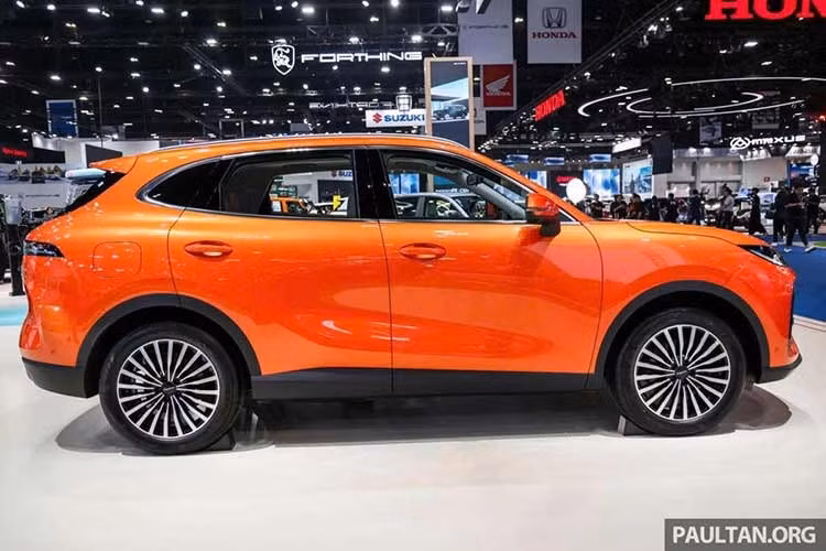Sau mỗi lần sạc đầy, Lepas L6 EV 2026 có thể di chuyển tối đa 510 km theo tiêu chuẩn NEDC, tương đương 408 km theo chuẩn WLTP. Ngoài ra, xe còn được tích hợp tính năng cấp điện cho thiết bị bên ngoài (V2L) với công suất 3,3 kW.