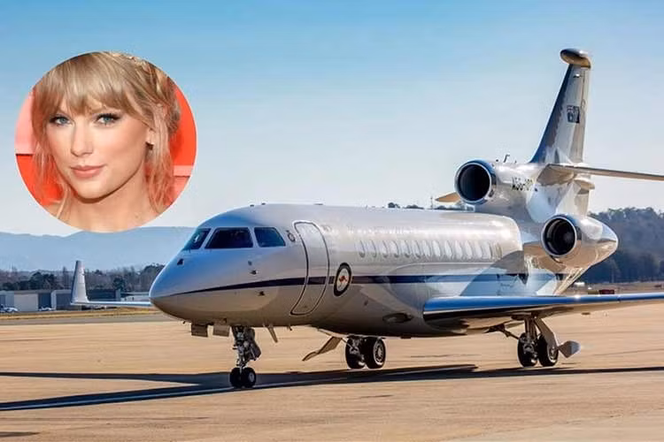 Falcon 900 có một hoặc vài phòng tắm với vòi sen, giúp hành khách cảm thấy thoải mái và sảng khoái trong suốt chuyến bay dài hạn. Đặc biệt, máy bay này còn có phòng ngủ riêng, điều này rất quan trọng đối với Taylor Swift và các nghệ sĩ khác khi họ thường phải di chuyển trong các chuyến lưu diễn kéo dài qua múi giờ khác nhau.