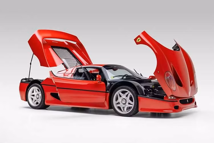 F50 sẽ góp mặt trong danh mục quy tụ các dòng xe hiệu suất cao cổ điển và đương đại. Trước đó, thương vụ đấu giá lịch sử đối với F50 đời 1995 từng được xác lập mức giá 12,1 triệu USD thông qua sàn Mecum tại Kissimmee vào tháng 1/2026.