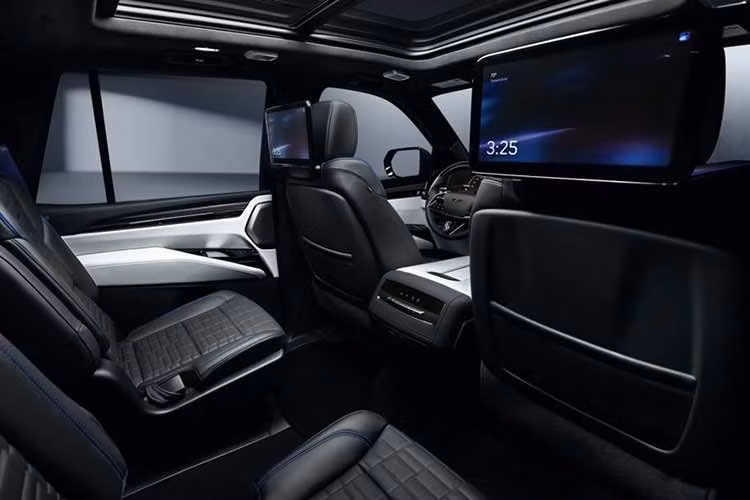 Đáng chú ý, Cadillac mang đến đặc quyền cá nhân hóa cho từng chủ sở hữu khi cho phép khách hàng tự chọn số khung (VIN) cũng như số thứ tự sản xuất trong tổng số 252 chiếc được xuất xưởng.