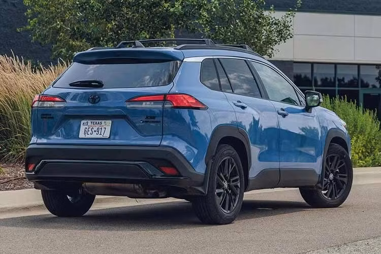 Trong khi đó, bản Hybrid SE – hiện là lựa chọn Hybrid thấp nhất – có giá khởi điểm từ 31.415 USD (khoảng 790 triệu đồng). Các mức giá này chưa bao gồm phí vận chuyển và giao xe.
