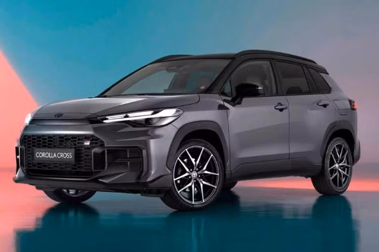Dù có một số nâng cấp đáng kể về mặt thẩm mỹ và trải nghiệm người dùng, Toyota vẫn giữ nguyên giá bán cho Corolla Cross HEV GR Sport 2026 ở mức RM148.800 (tương đương khoảng 980 triệu đồng).