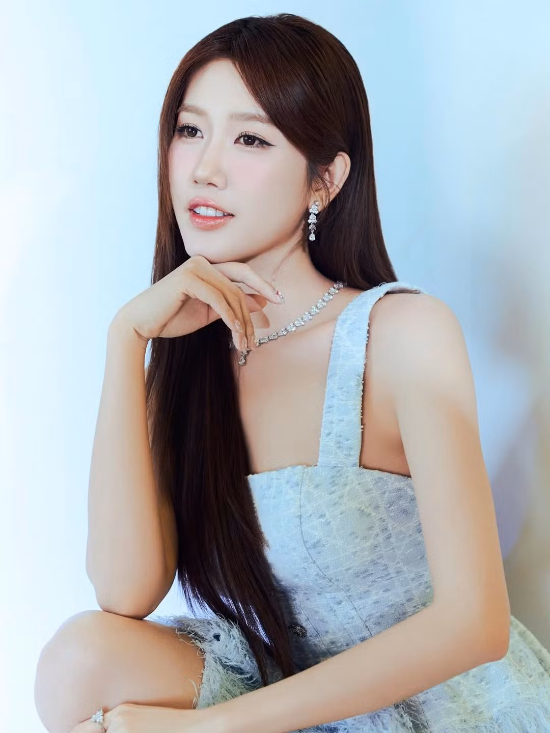 Không chỉ sở hữu ngoại hình nổi bật, Thúy Ngân còn được yêu mến bởi hành trình sự nghiệp bền bỉ và nghiêm túc.
