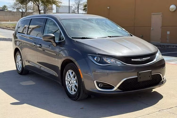 Dù chưa rõ đơn vị sở hữu hoặc mục đích chính xác của chiếc Chrysler Pacifica xuất hiện tại Hà Nội nhưng sự kiện này cho thấy công nghệ xe tự lái đang âm thầm được thử nghiệm tại Việt Nam.