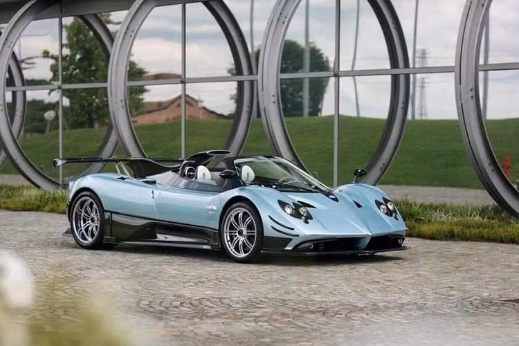 Đã 27 năm dài trôi qua kể từ ngày huyền thoại Pagani Zonda lần đầu tiên ra mắt thế giới, thế nhưng nhà máy của thương hiệu Ý này vẫn liên tục cho ra đời những phiên bản bespoke.