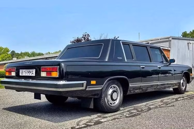 Ngày nay, những chiếc limousine ZIL-41045 sở hữu sức hút đặc biệt đối với giới sưu tầm xe. Đó cũng là lý do vì sao chiếc ZIL-41045 từng phục vụ ông Gorbachev được bán với giá 140.000 USD (khoảng gần 3,7 tỷ đồng).