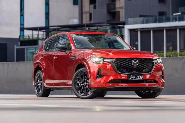 Mazda Australia vừa giới thiệu phiên bản CX-60 2026 với một số nâng cấp về công nghệ, an toàn và điều chỉnh giá bán nhằm tăng sức cạnh tranh trong phân khúc SUV cỡ trung. Đáng chú ý nhất là phiên bản plug-in hybrid (PHEV) được giảm giá tới hơn 5.000 USD.