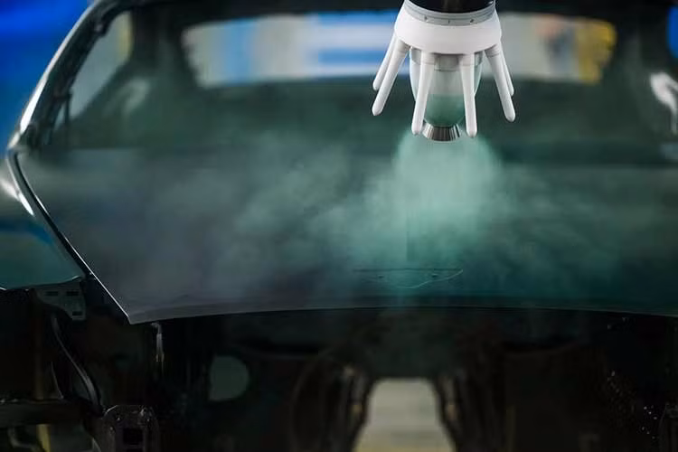 Theo ông Andreas Lehe - Thành viên Hội đồng quản trị phụ trách Sản xuất của Bentley cho biết, “Trong nhiều thập kỷ tới, xưởng sơn này sẽ giúp củng cố vị thế dẫn đầu của chúng tôi về chất lượng hoàn thiện bề mặt sơn. Đây cũng là bệ phóng chiến lược cốt lõi để Bentley phát triển dựa trên những thành tựu gần đây về dải màu sơn như hiệu ứng chuyển màu Ombré và sơn mờ satin".