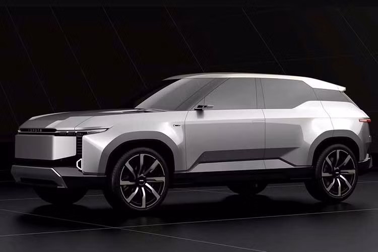 Dù vậy, sự xuất hiện của nguyên mẫu ngụy trang cho thấy Toyota đang đẩy nhanh quá trình phát triển một mẫu crossover hoàn toàn mới. Nếu đúng theo lộ trình hiện tại, phiên bản thương mại nhiều khả năng sẽ được giới thiệu trước khi thập kỷ này khép lại.