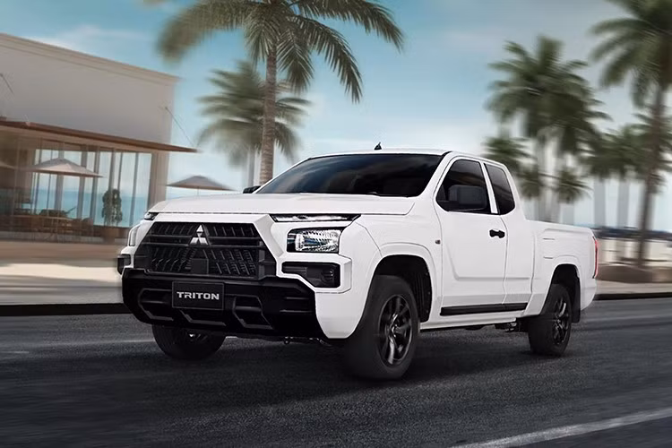 Trong phân khúc bán tải, Mitsubishi Triton sẽ cạnh tranh với;Toyota Hilux, Ford Ranger, Nissan Navara, Isuzu D-Max, Mazda BT-50 hay Kia Tasman – những cái tên đang khiến phân khúc bán tải cỡ trung ngày càng sôi động.