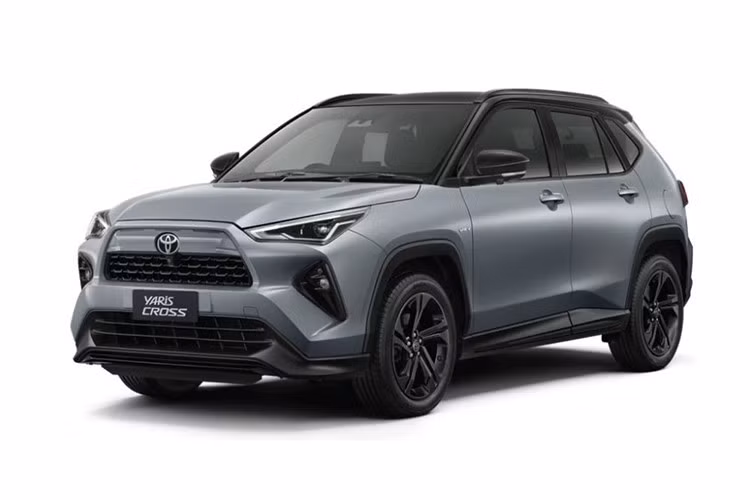 Mẫu SUV đô thị Hybrid– Toyota Yaris Cross HEV NightShade 2026 vừa ra mắt thị trường Thái Lan gây chú ý nhờ thiết kế ngoại thất cá tính với loạt chi tiết sơn đen thể thao, màu sơn Cement Grey Metallic mới và nhiều nâng cấp đáng giá, hướng đến nhóm khách hàng trẻ yêu thích sự nổi bật và hiện đại.
