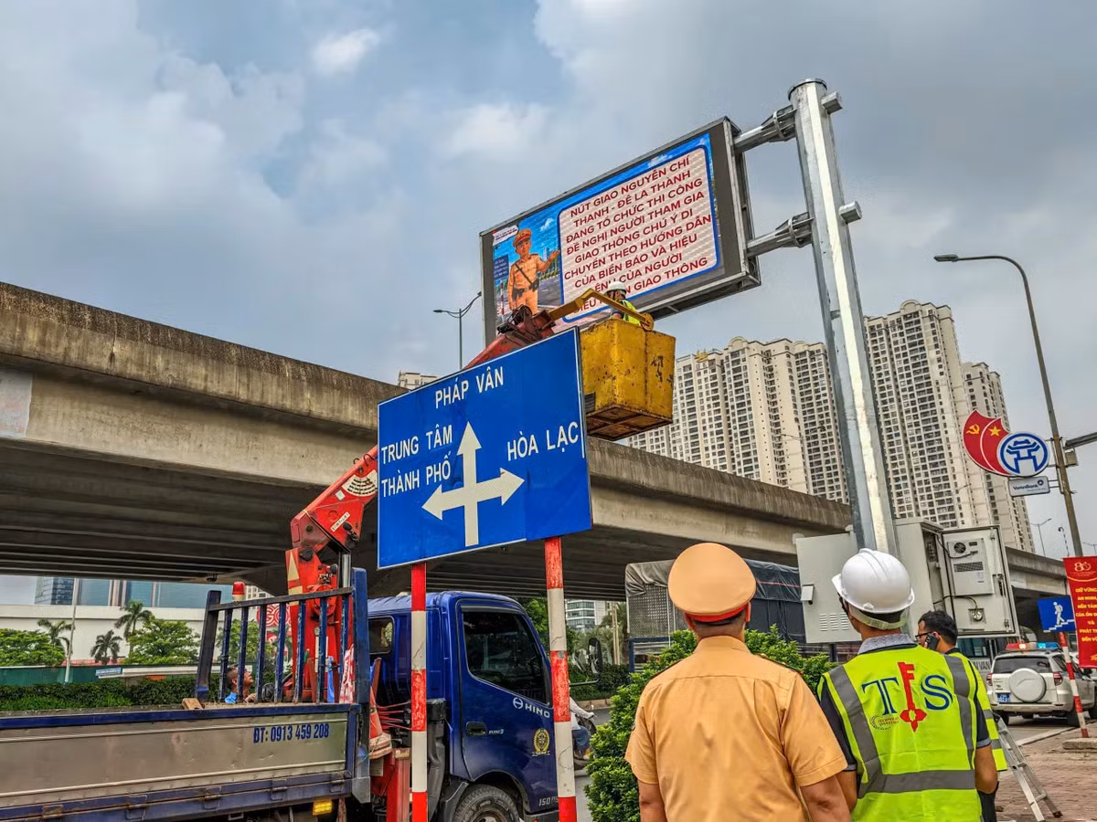Với các màn hình LED này, mọi thông tin về tình hình giao thông sẽ được cập nhật liên tục theo thời gian thực, giúp người tham gia giao thông dễ dàng nắm bắt diễn biến trên các tuyến đường.