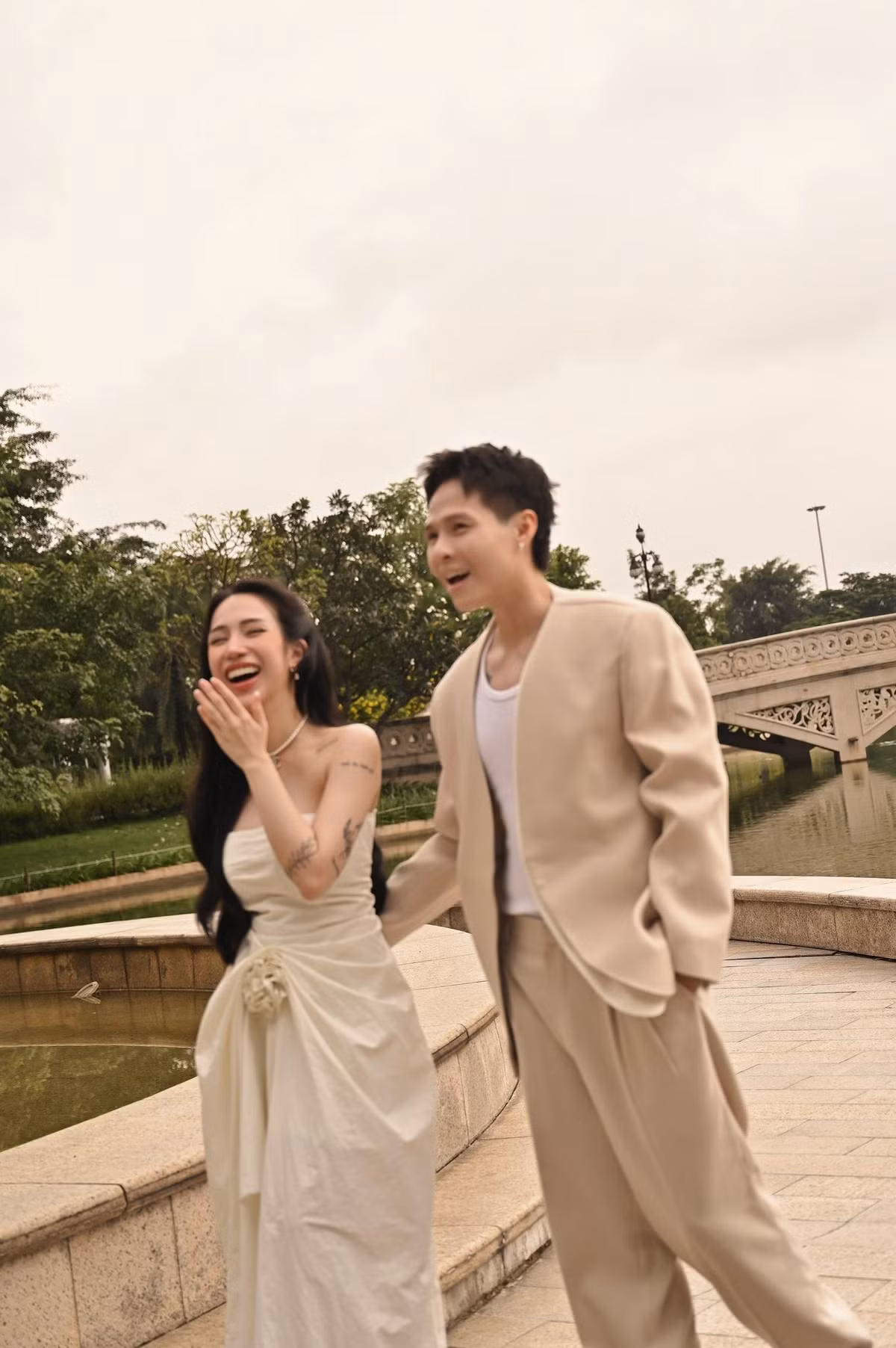 "Việc này kết hợp truyền thống và hiện đại, không quá gò bó", Joyce Phạm giải thích về việc bị nhắc "bỏ cữ đi chơi".