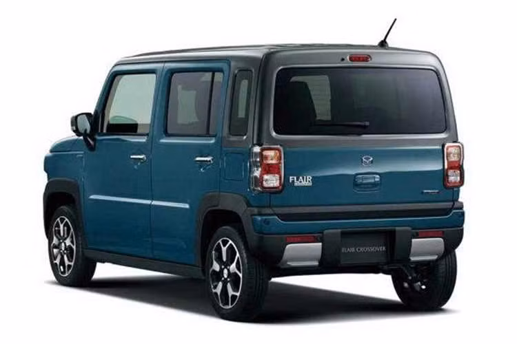 Mazda Flair Crossover 2027 thế hệ mới hiện đã được mở bán tại Nhật Bản với giá dao động 1.610.400-2.275.900 Yên (khoảng 322-455 triệu đồng). Điều này giúp Flair Crossover trở thành mẫu SUV rẻ nhất của thương hiệu Mazda hiện nay.