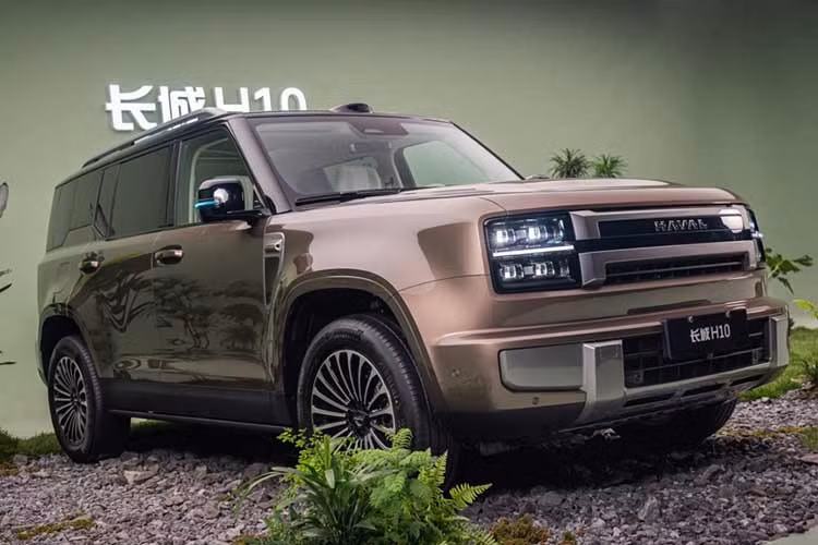 Haval GWM H10 2027 mới đã chính thức ra mắt thị trường Trung Quốc. Mẫu xe SUV này nằm trên Haval H9 để đóng vai trò là dòng Haval GWM cao cấp nhất, cung cấp hệ thống truyền động hybrid cắm điện với phạm vi hoạt động bằng điện lên đến 180km. H10 có hai kiểu bố trí nội thất dành cho 5 và 6 chỗ ngồi.