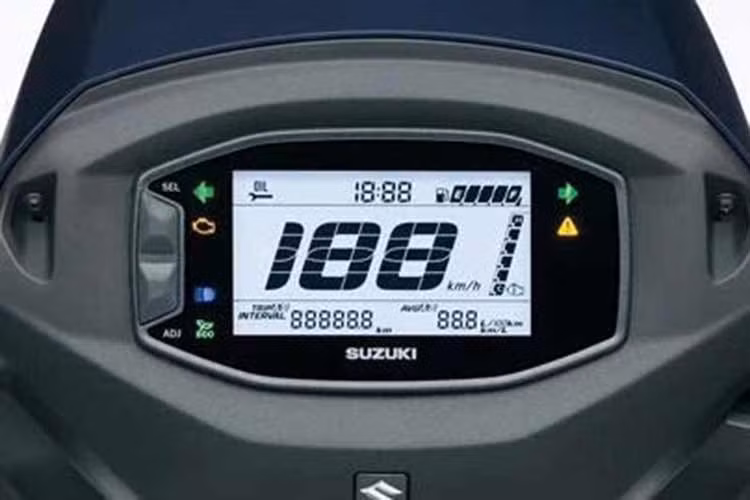 Address 125 thế hệ mới sở hữu thanh đèn báo tiết kiệm nhiên liệu hai bên bảng đồng hồ dạng màn hình kỹ thuật số khá dễ nhận biết. Dải đèn này có thể đổi màu từ xanh lá sang xanh lam tùy theo mức độ tiết kiệm khi người lái vận hành xe.