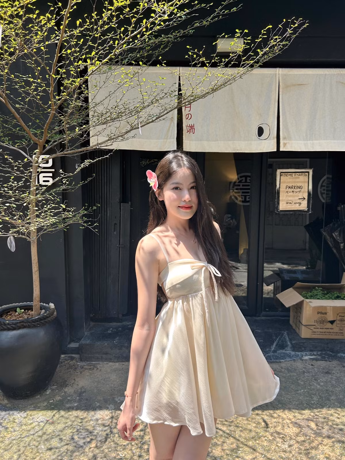Không chỉ dừng lại ở nhan sắc, nàng hot girl Gen Z còn ghi điểm bởi tính cách vui vẻ, gần gũi, thường xuyên giao lưu với người hâm mộ.