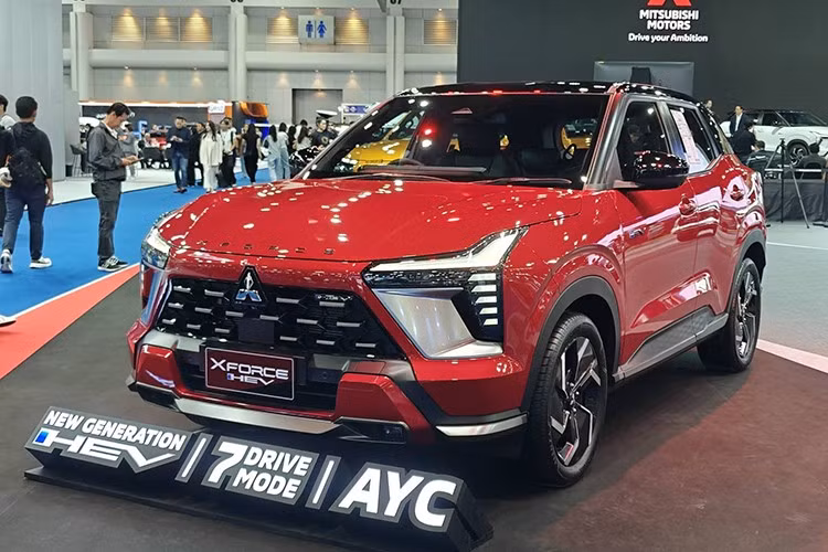 Mitsubishi Xforce Hybrid 2026 được cho là đang chuẩn bị ra mắt tại Philippines sau khi hãng xe Nhật Bản tung ra đoạn teaser mới trước thềm Triển lãm Ô tô Quốc tế Philippines (PIMS) 2026. Động thái này cũng làm dấy lên kỳ vọng về khả năng mẫu SUV hybrid cỡ B sẽ sớm có mặt tại Việt Nam.