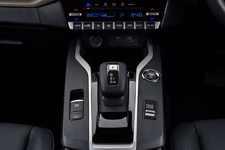 Theo công bố của Mitsubishi, mức tiêu thụ nhiên liệu của Xforce HEV thế hệ mới có thể đạt khoảng 24,4 km/lít, trở thành một trong những mẫu SUV cỡ B tiết kiệm nhiên liệu nhất trong phân khúc.