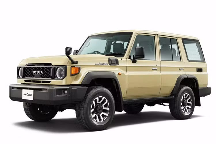 Tuy nhiên, các concept “Urban Style” vẫn mang ý nghĩa chiến lược khi thể hiện năng lực của bộ phận Land Cruiser Base – đơn vị chuyên phát triển các mẫu xe trưng bày, đồng thời sản xuất phụ tùng cho các dòng Land Cruiser đã ngừng kinh doanh cũng như các gói nâng cấp cá nhân hóa.