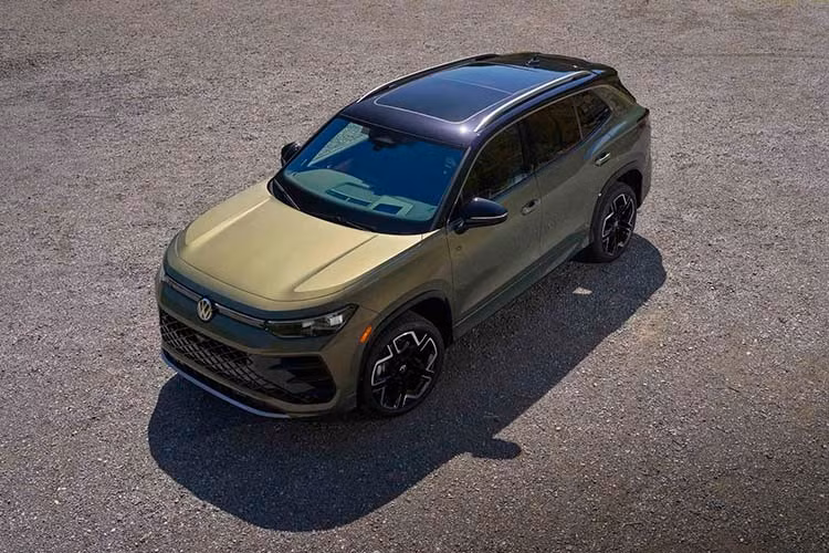 Mẫu xe này còn có thêm những lựa chọn màu sơn mới đầy cá tính như Avocado Green Pearl, Ascot Grey và Monterey Blue Pearl – tăng thêm sự trẻ trung, hiện đại cho tổng thể xe.