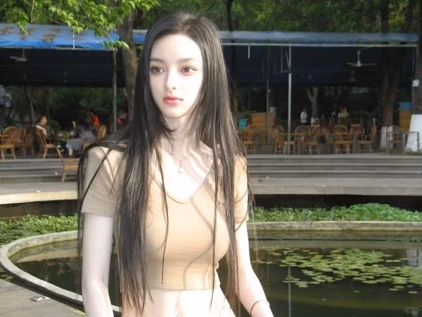 Trước làn sóng chỉ trích, một cựu sinh viên Học viện Mỹ thuật Tây An đã đứng ra xác nhận Trần Nguyệt thực sự là sinh viên của Khoa Giáo dục Đặc biệt, đồng thời cho biết việc cô vượt qua những rào cản để trúng tuyển vào ngôi trường danh giá là điều vô cùng đáng khâm phục.