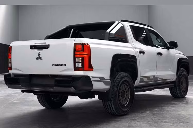 Dù được định vị là đối thủ cạnh tranh của Ford Ranger Tremor và Nissan Navara Pro-4X Warrior sắp ra mắt, Mitsubishi Triton Raider cũng có thể là bước khởi đầu cho những phiên bản còn “cực đoan” hơn của dòng xe bán tải này.