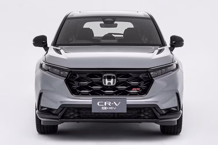 Với cấu hình hybrid hiện đại, loạt tiện nghi và an toàn được nâng cấp, cùng chiến lược giá rõ ràng, Honda CR‑V e:HEV 2025 hướng đến nhóm khách hàng tìm kiếm một chiếc SUV đô thị tiện nghi, tiết kiệm nhiên liệu và phù hợp di chuyển hằng ngày.