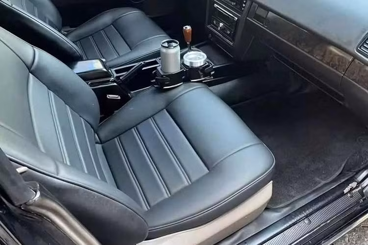 Gói trang bị cao cấp nhất cho Nissan Cedric phiên bản Hardtop là V30 Turbo Brougham VIP, tiếp theo là V30E Brougham VIP, V30 Brougham, V20 Twincam Turbo Brougham, RD28 Brougham, Classic SV (động cơ V20E hoặc RD28), Classic (động cơ V20E hoặc RD28), V20 Twincam Turbo Grand Turismo SV, V20 Twincam Turbo Gran Turismo, và cuối cùng là V20E Gran Turismo.