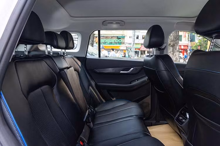 Đối với khả năng vận hành, phiên bản SHS-H (hybrid) có khả năng di chuyển lên tới hơn 1.000 km sau mỗi lần nạp đầy nhiên liệu và sạc pin. Phiên bản thuần điện J5 BEV có phạm vi hoạt động 461 km sau mỗi lần sạc đầy theo tiêu chuẩn NEDC.