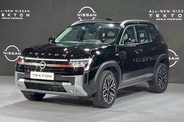 Mẫu xe này thực chất là anh em của Renault Duster sản xuất tại Ấn Độ. Cả hai đều được phát triển từ mẫu xe giá rẻ Dacia Duster. Theo Nissan, Tekton lấy cảm hứng thiết kế từ đàn anh Patrol, kết hợp dáng vẻ mạnh mẽ và bề thế của xe SUV cùng những chi tiết nhận diện đặc trưng của thương hiệu nhằm tạo nên diện mạo nổi bật và tự tin.