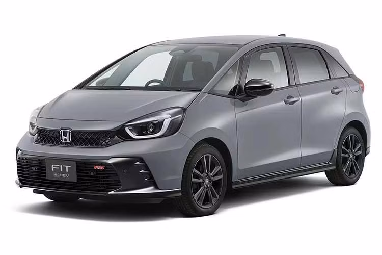 Honda bắt đầu nhận đơn đặt hàng dành cho Jazz mới tại Nhật Bản từ ngày 10/7. Giá của xe dao động từ 1.806.200-2.955.700 Yên (khoảng 361-591 triệu đồng). Kể từ khi ra mắt vào năm 2001, Honda Jazz đã bán được hơn 3,25 triệu xe tại thị trường Nhật Bản.