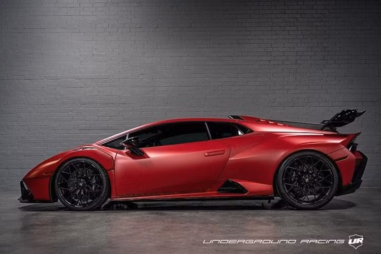Chiếc Lamborghini Huracan STO tăng áp kép này không được rao bán, vì nó là một đơn đặt hàng đặc biệt được cho là sẽ đến Kentucky để trao tặng cho chủ sở hữu.