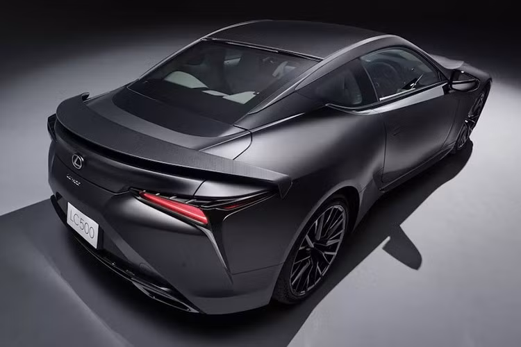 Pinnacle Edition bản giới hạn sau khi ra mắt có thể được xem như là phiên bản cuối cùng của dòng xe sang Lexus LC, khi nhiều tin đồn đã cho biết mẫu xe này sắp bị "khai tử".
