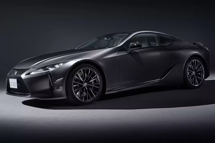 Tại Mỹ, Lexus đã ngừng cung cấp bản hybrid LC 500h và tại lễ hội tốc độ Goodwood vừa được tổ chức, hãng cũng đem tới bản thử nghiệm của mẫu coupe thể thao tiếp theo với tên dự kiến là LFR.