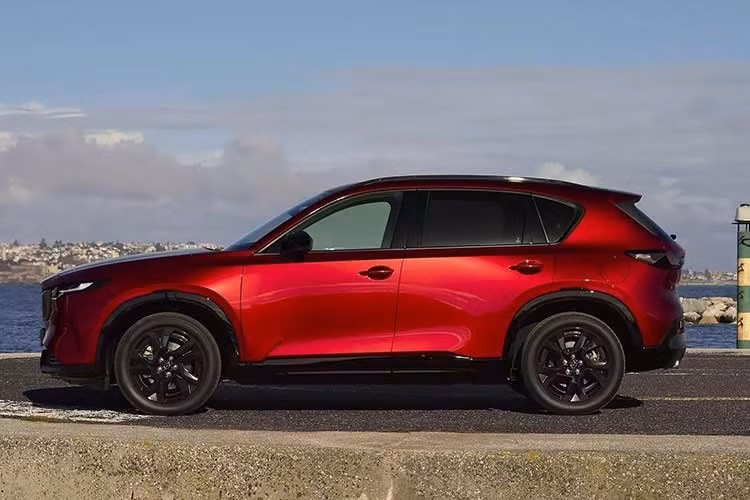 Chia sẻ với truyền thông Australia tại sự kiện ra mắt CX-5 mới, ông Koichiro Yamaguchi – quản lý chương trình phát triển Mazda CX-5 – cho biết ông chưa thực sự hài lòng với cách vận hành của phần lớn hệ thống hybrid hiện nay trên thị trường.