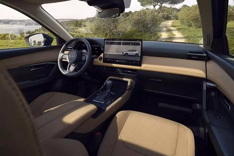 Mazda cho biết mục tiêu của hãng là tạo ra một hệ thống hybrid vẫn đảm bảo hiệu quả nhiên liệu cao, nhưng đồng thời duy trì được cảm giác lái tự nhiên và kết nối – yếu tố vốn luôn là trọng tâm trong triết lý phát triển sản phẩm của thương hiệu Nhật Bản.