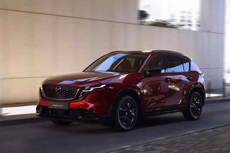 Theo kế hoạch, hệ thống hybrid hoàn toàn mới của hãng xe Mazda sẽ ra mắt tại thị trường Mỹ vào năm tới trước khi mở rộng sang các thị trường khác. Mẫu xe đầu tiên được trang bị sẽ là Mazda CX-5 thế hệ thứ ba.