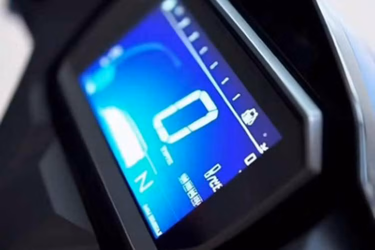 Bên cạnh thay đổi về thiết kế, người dùng cũng kỳ vọng Yamaha sẽ bổ sung thêm các trang bị công nghệ như hệ thống kiểm soát lực kéo, trang bị hiện chưa xuất hiện trên Exciter. Ngoài ra, màn hình màu TFT và hệ thống chống bó cứng phanh ABS hai kênh cũng là những nâng cấp được cộng đồng người dùng nhắc đến nhiều trong thời gian gần đây.