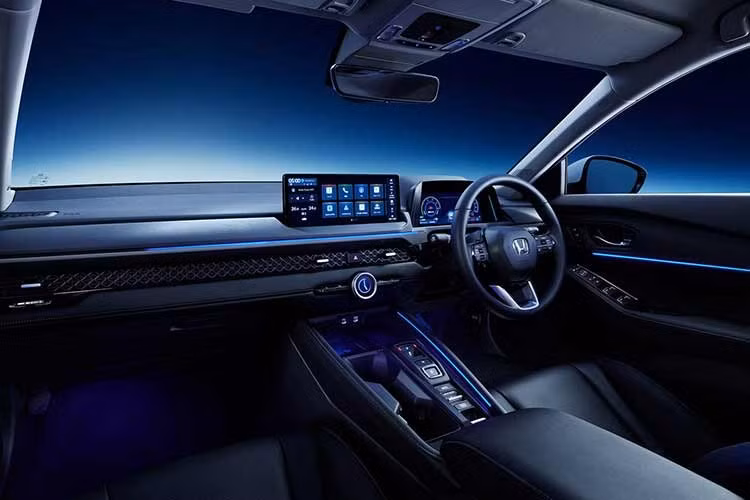 Giới quan sát nhận định Accord nâng cấp có thể sẽ lấy cảm hứng mạnh mẽ từ mẫu Honda Hybrid Sedan Prototype từng được hãng giới thiệu gần đây. Mẫu xe ý tưởng này gây chú ý với kiểu dáng fastback, thiết kế khí động học và phong cách đậm chất tương lai.